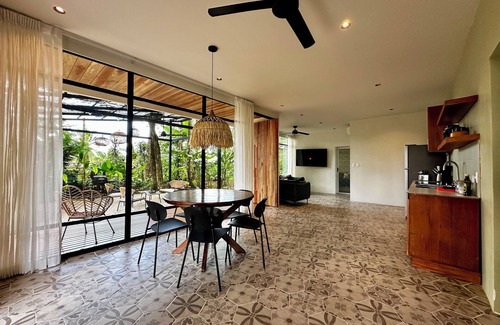 Los Angeles Maison | Villa Iguana - nice house for Resting Under the Trees