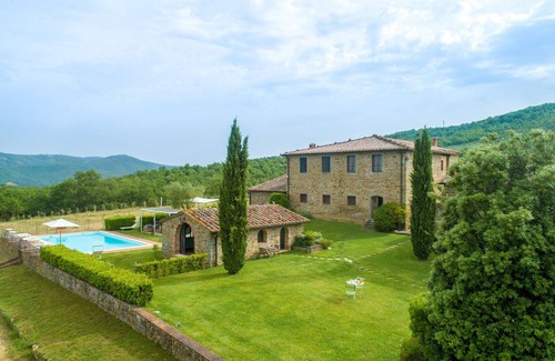 Bucine Villa | Villa Il Borgo Promoted By WeekHomes.com