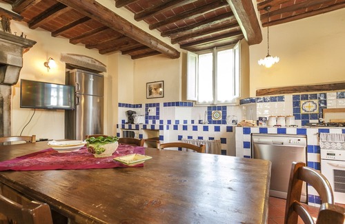 Montalla Maison | Villa il Giuggiolo, ancienne maison de campagne avec piscine à Azienda Fontelunga