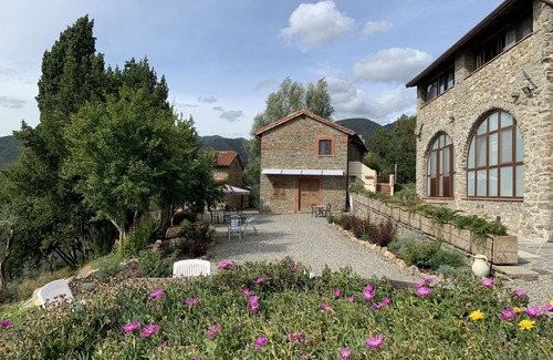 Pontremoli Villa | VILLA ILENIA 24pax, restaurant, grande piscine, WI-FI gratuit, à proximité des Cinque Terre