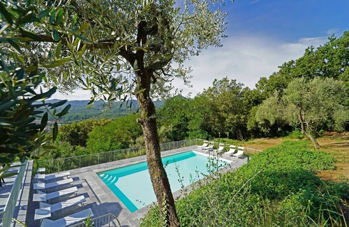 Pontremoli Villa | VILLA ILENIA 24pax, restaurant, grande piscine, WI-FI gratuit, à proximité des Cinque Terre