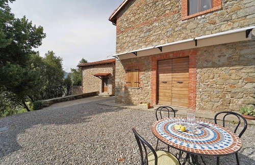 Pontremoli Villa | VILLA ILENIA 24pax, restaurant, grande piscine, WI-FI gratuit, à proximité des Cinque Terre