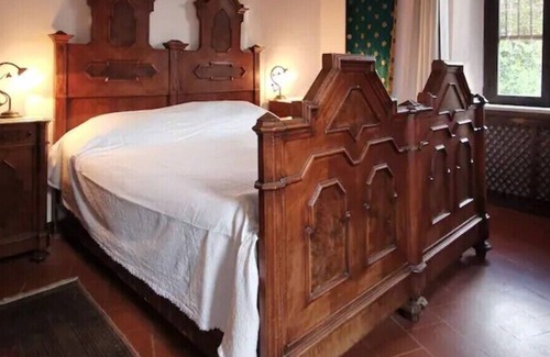 Cave Villa | Villa in a centuries-old park near Rome