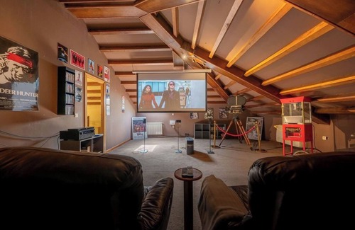 Castropol Maison | Villa dans les Asturies avec cinéma |Piscine|BBQ|14 Pax|Jeux, IR Property Management