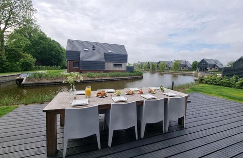 Balk Maison | Villa in Balk with Private Jetty on Slotermeer