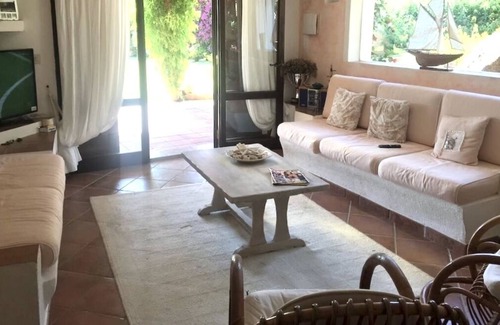 Cala di Volpe Cabine | Villa in Cala di Volpe, Porto Cervo surrounded by greenery