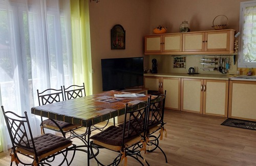 Le Collet-de-Deze Villa | Villa en Cévennes tout confort, récente toute équipée sur 1000 m2 de jardin