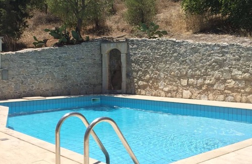 Maladhes Villa | Villa en Crète avec Piscine et Vue
