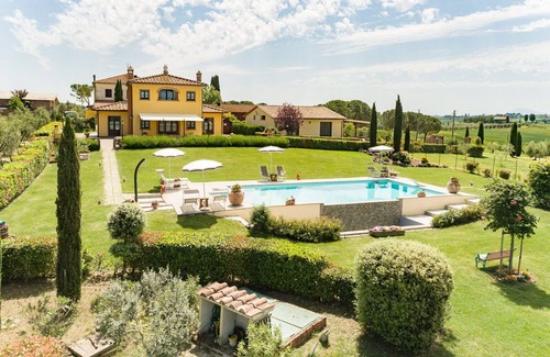 Creti Villa | Villa à Creti avec 4 chambres à coucher, 8 couchages