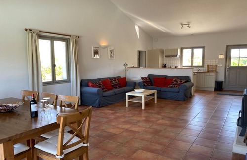 Chalais Maison | Villa in France with Private Pool & Garden