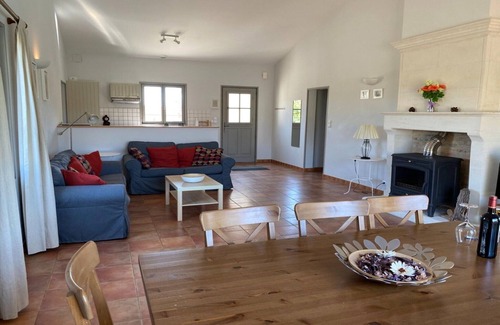 Chalais Maison | Villa in France with Private Pool & Garden