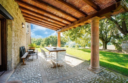 Castiglione in Teverina Villa | Vieille Villa à Sermugnano avec piscine à débordement