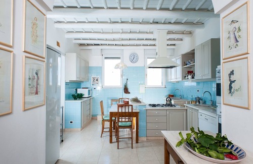 Paceco Villa | Bel appartement de trois pièces avec un petit jardin