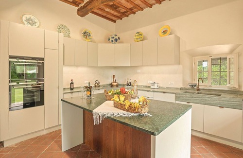 Palaia Villa | Villa in Palaia with 5 bedrooms sleeps 10