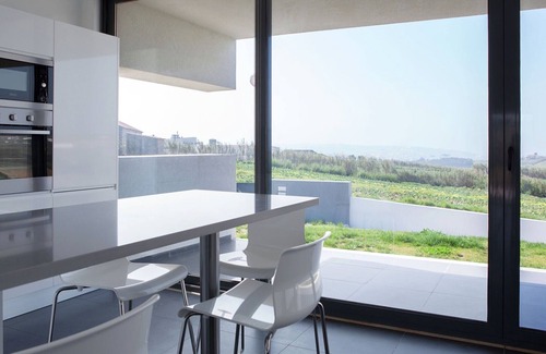 Lourinha Villa | Villa moderne avec magnifique vue, située dans un petit complexe avec piscine