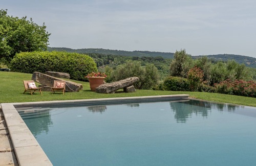 Tuoro sul Trasimeno Villa | Villa à Tuoro Sul Trasimeno avec 7 chambres à coucher, 14 couchages