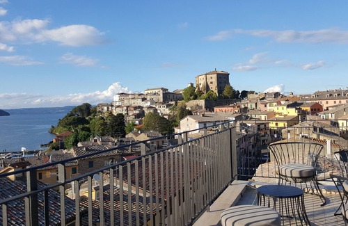 Capodimonte Villa | Villa au centre avec jardin à quelques pas du lac
