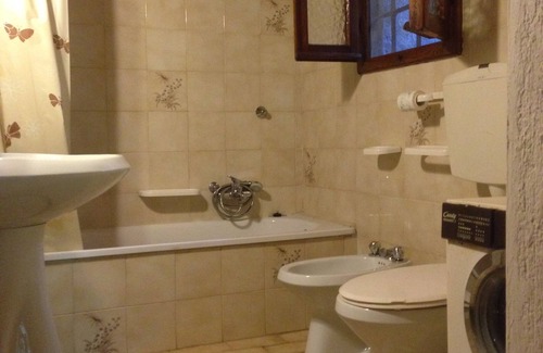 Querceta Appartement | VILLA IN TUSCANY BETWEEN SEA, MOUNTAINS, AND ART
