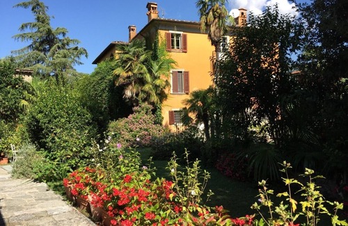 Querceta Appartement | VILLA IN TUSCANY BETWEEN SEA, MOUNTAINS, AND ART