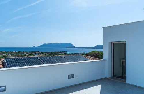 Pittulongu Villa | Villa Infinity with Pool by Wonderful Italy