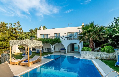 Vamos Villa | Villa Ioanna avec piscine chauffée à Plaka, Chania
