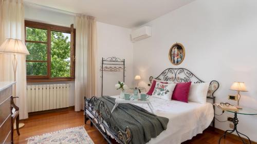 Altopascio Villa | VILLA IRENE 6, Emma Villas
