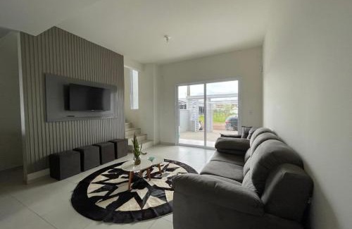 Balneario Gaivota Appartement | Villa Kalani, Casa 03. Na quadra do mar