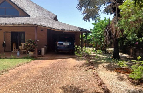 Nianing Villa | Villa Keur Dior – Tout confort, piscine, plage, Petite Côte.