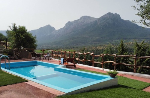 Oliena Villa | Villa L’Oleandro avec vue magnifique, piscine privée et A/C