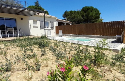 Pont-Saint-Esprit Maison | Villa la Câlebelle with swimming pool and wooden terrace near the Ardèche.