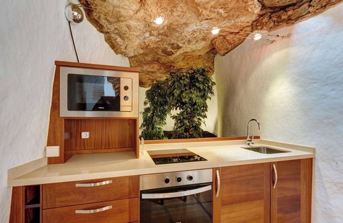 Teguise Cottage | Villa La Cueva avec piscine partagée, terrasse privée et Wi-Fi