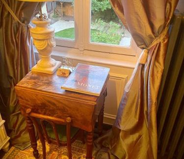 Gare-Jouvenet Lit Et Petit-Déjeuner | VILLA la GLORIETTE