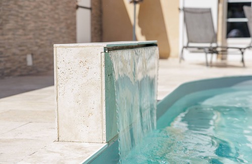 Saint-Pierre-de-Bat Villa | Villa 'La Maison Des Vignes' avec piscine privée, terrasse privée et Wi-Fi