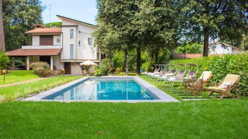 Marina di Pietrasanta Villa | VILLA LA MERIDIANA 8&1, Emma Villas