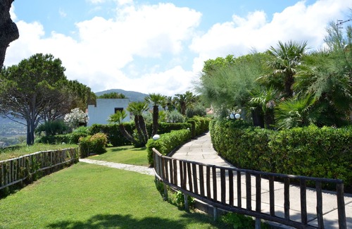 Mazzaforno Villa | Villa La Mimosa Gialla, Résidence avec accès privé à la mer