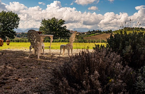 Ostra Vetere Villa | Villa La Monteduccia