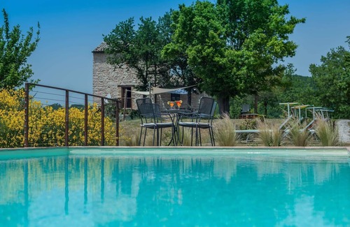 Acqualagna Villa | Villa La Torre 8 - Deux Chambres Villa, Couchages 8