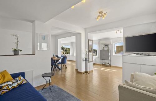 Urbanitzacio la Fustera Villa | Villa La Vista by Interhome