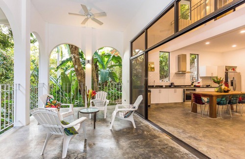 El Cerro Maison | Villa Lapas: Spacious, Lush 2-Bedroom Home & 2-Bedroom Apart, Central, Wildlife!