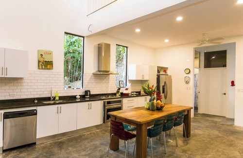 El Cerro Maison | Villa Lapas: Spacious, Lush 2-Bedroom Home & 2-Bedroom Apart, Central, Wildlife!