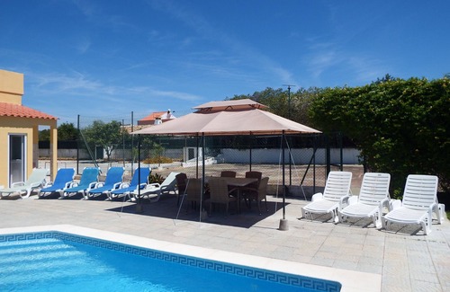 Barros Villa | Villa Lara, Spacieuse maison de 5 chambres avec piscine chauffée, Wifi gratuit, parking sécurisé