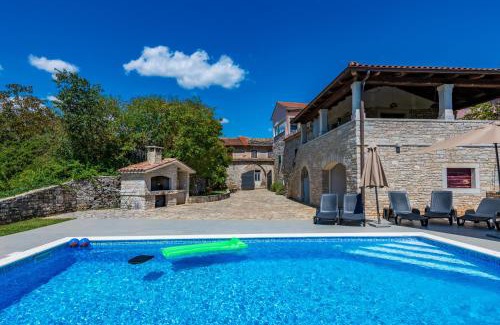 Munci Maison | Villa Lastavica pod Ruzon, two beautiful villas in the heart of Istria