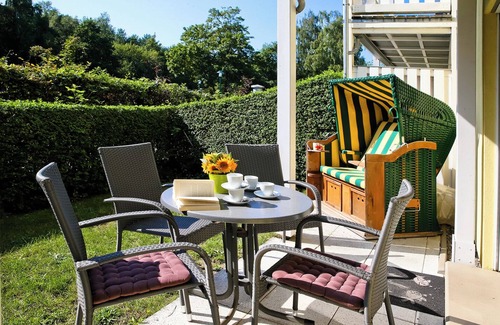 Ostseebad Kuhlungsborn Appartement | Villa Laura Cottage apartment 102: spacious 3-room apartment close to the beach