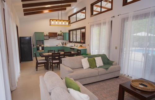 La Fortuna Maison | Villa Laurel: Located on a livestock farm on the foothills of Arenal Volcano