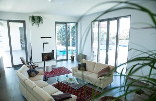 Sezana Maison | Villa Lavanda in Kriz Sezana with private swimpool