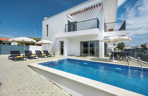 Areias de Sao Joao Villa | Villa Lavenda, Stunning 8 bedroom villa with sunny pool, roof terrace & jacuzzi