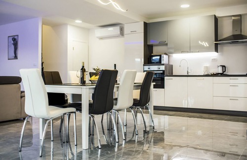 Donji Prolozac Villa | Villa Leko Imotski for 22 people with pool and hot tub close to Makarska, Split