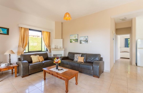 Pegeia Villa | Villa Lela Tria - Deux Chambres Villa, Couchages 5