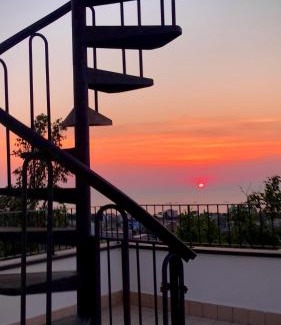 Giulianova Maison | Villa Lida Apartment, in collina con ampio terrazzo e vista mare