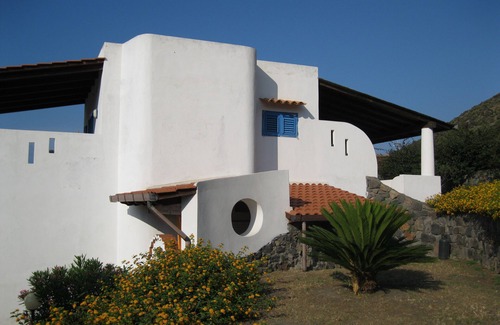 Vulcano Porto Villa | Villa Liliana: 2 + 2 lits, vue panoramique, 200 mt. de la mer.